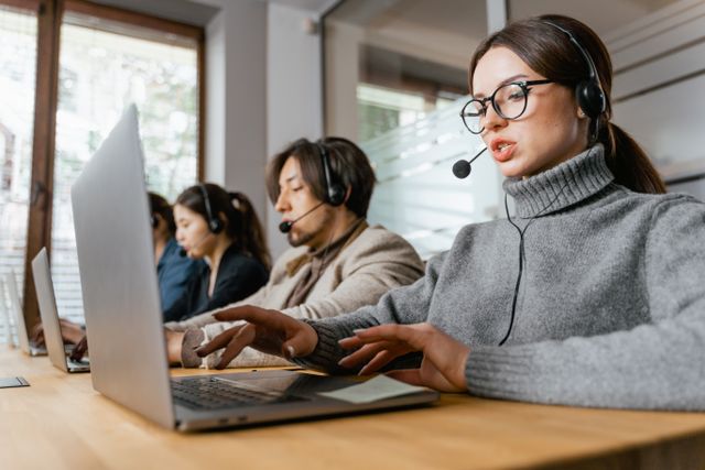 How Customer Support Teams Cut Ticket Resolution Time with Pixtel